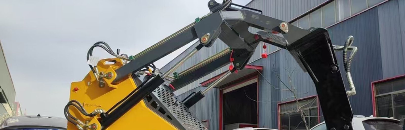 BUP Mini Loader Global Shipping and Logistics